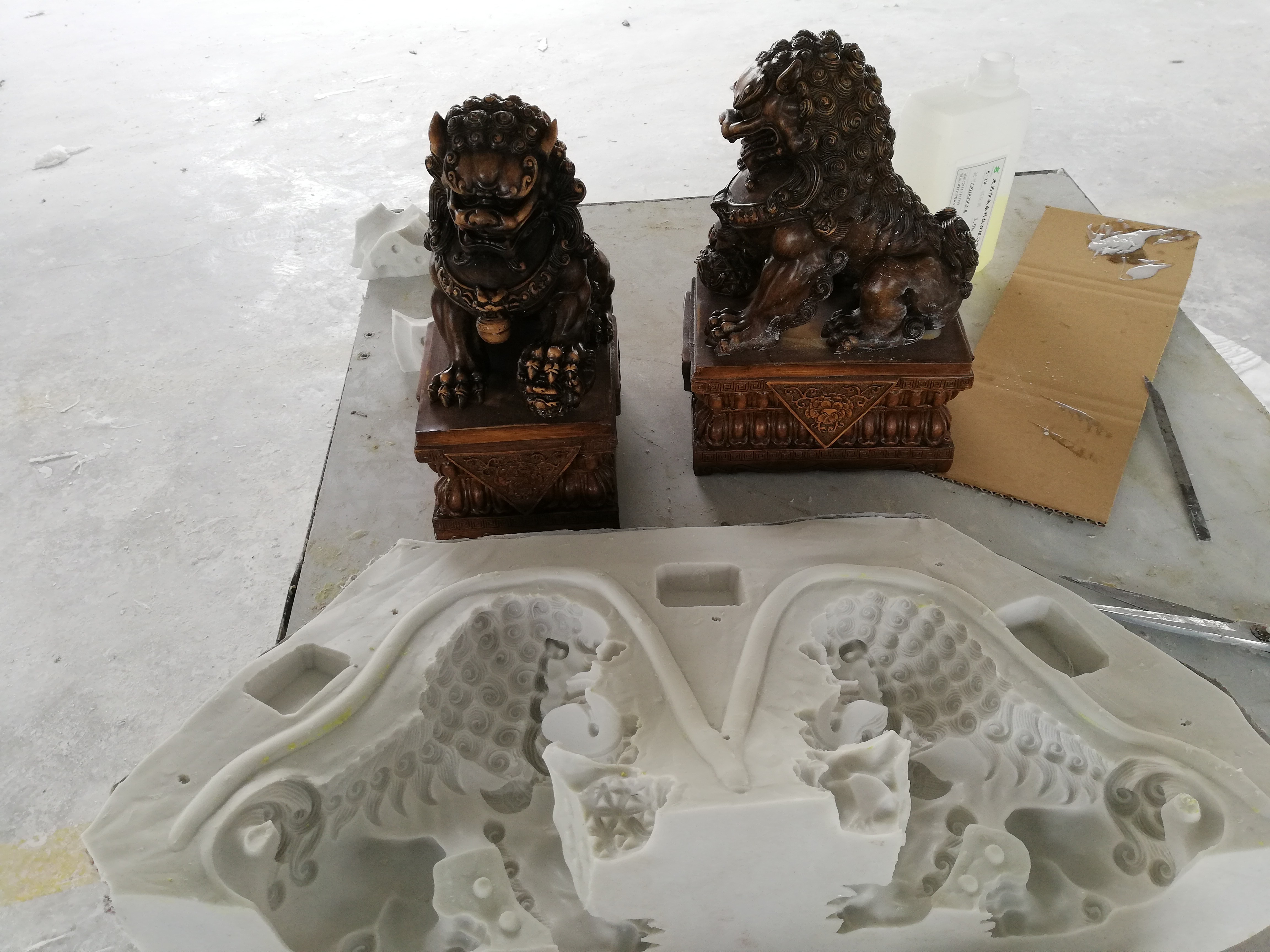 模具硅膠翻模樹脂工藝品出現(xiàn)燒模情況怎么辦 ？