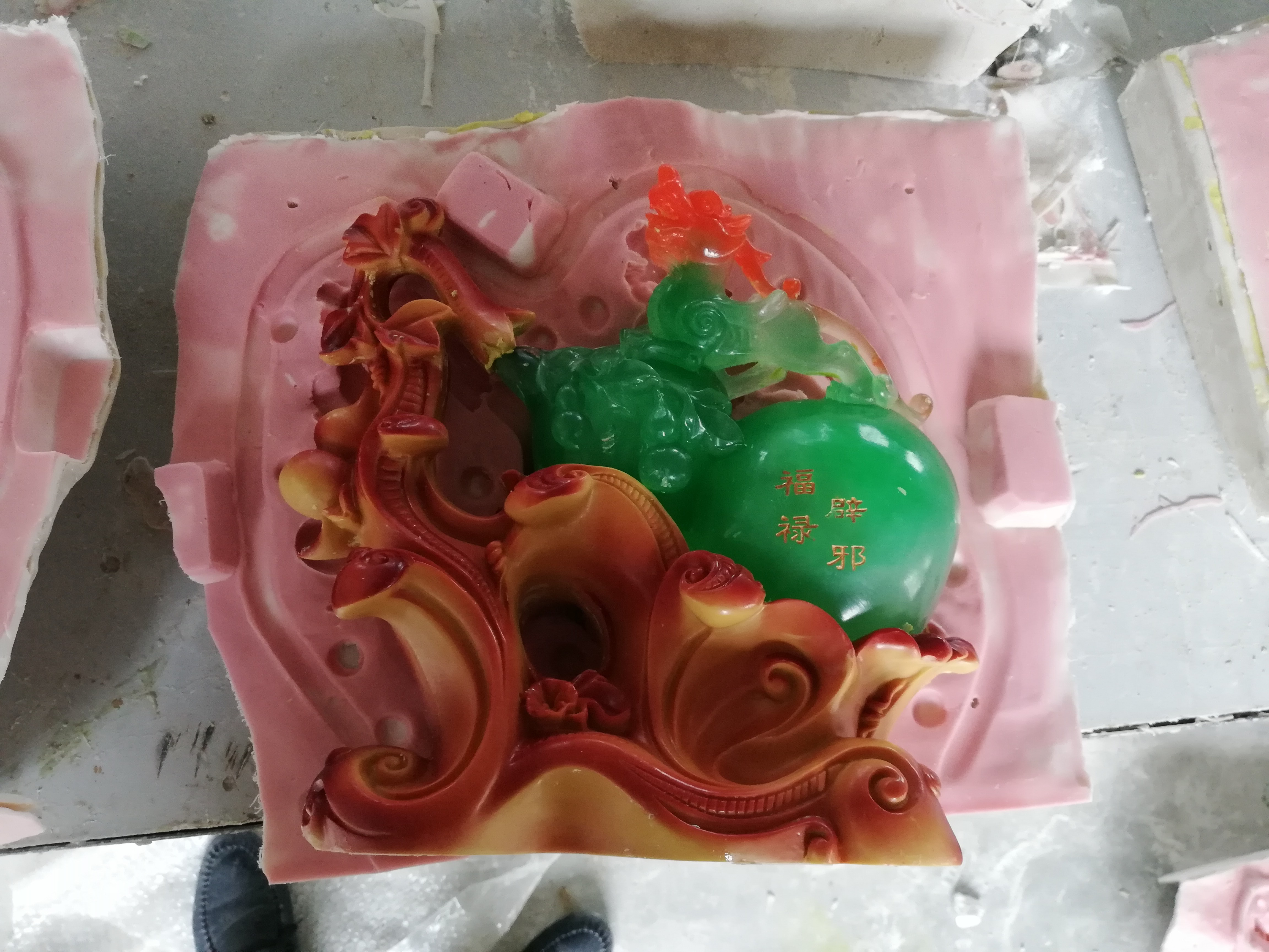 工業(yè)級模具硅膠不耐高溫怎么辦？